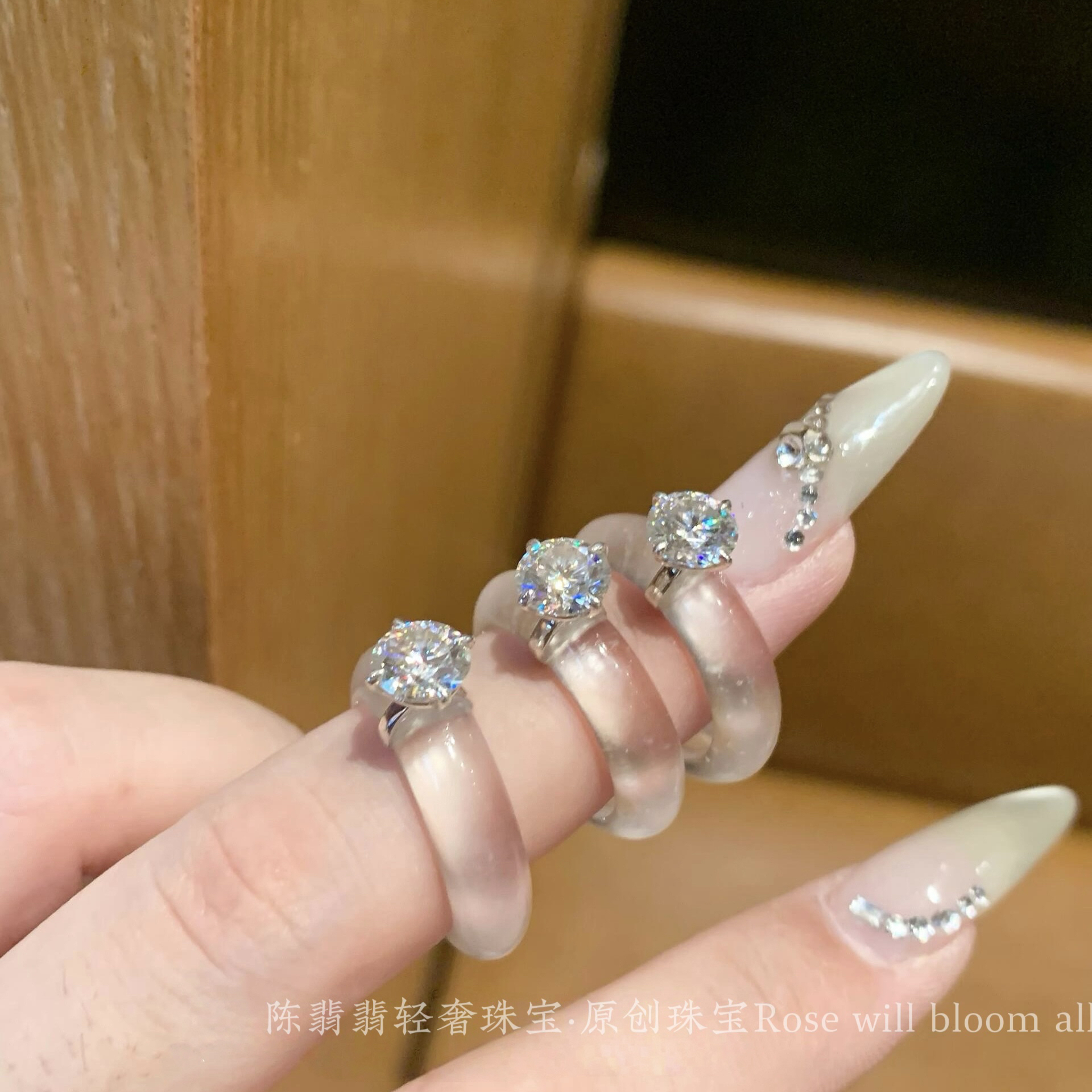 天然玉髓戒指冰种莫桑石戒指人鱼之泪戒指s925银宝石戒指女送礼物