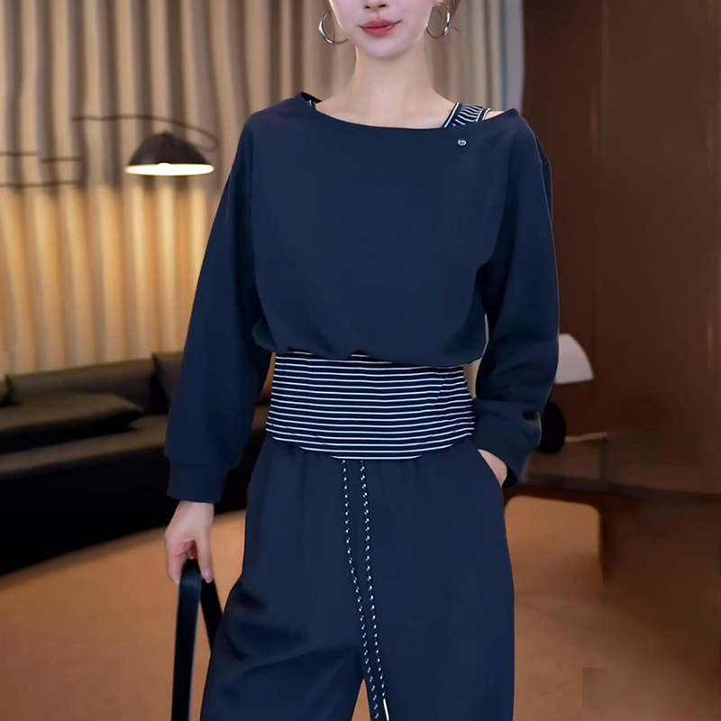 2025秋季新款女时尚减龄套装休闲显瘦假两件露肩卫衣卫裤两件套
