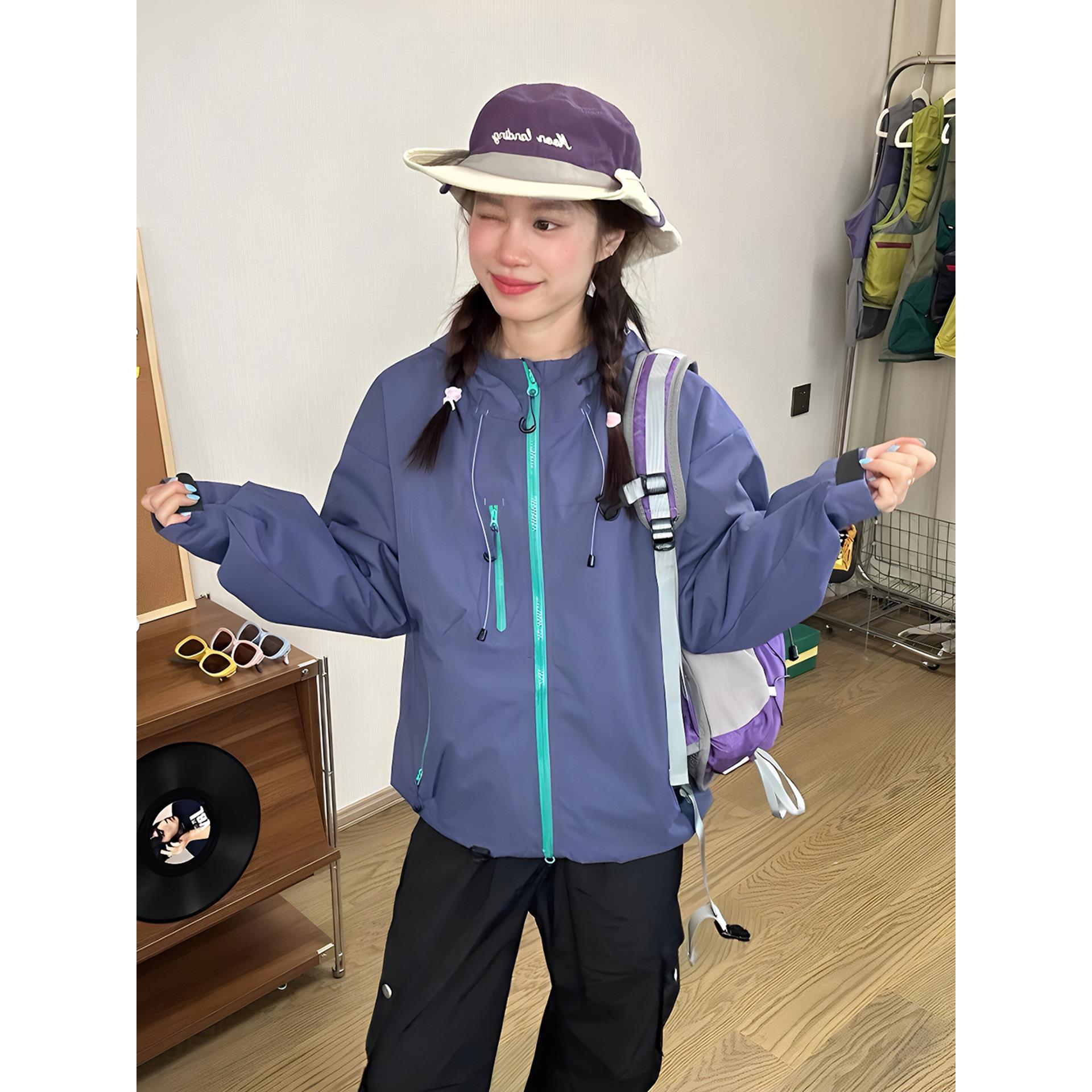 秋季多巴胺穿搭软壳冲锋衣女男户外骑行短外套三防机能徒步登山服