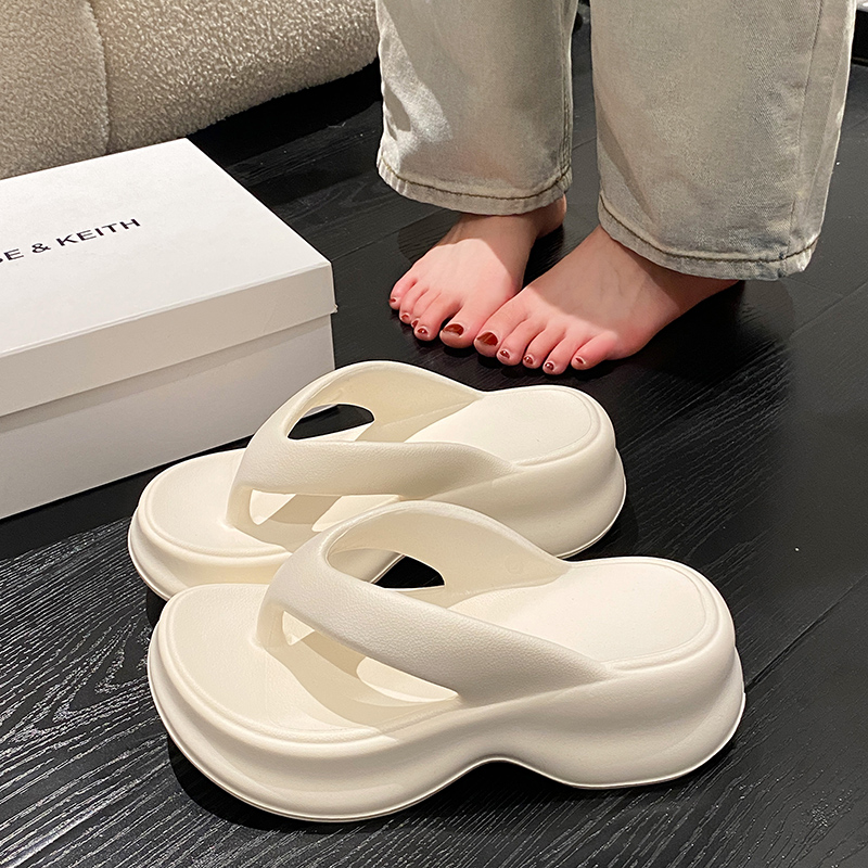 人字拖女款低跟4cm夏季外穿沙滩海边2025新款夹脚拖鞋女网红超火
