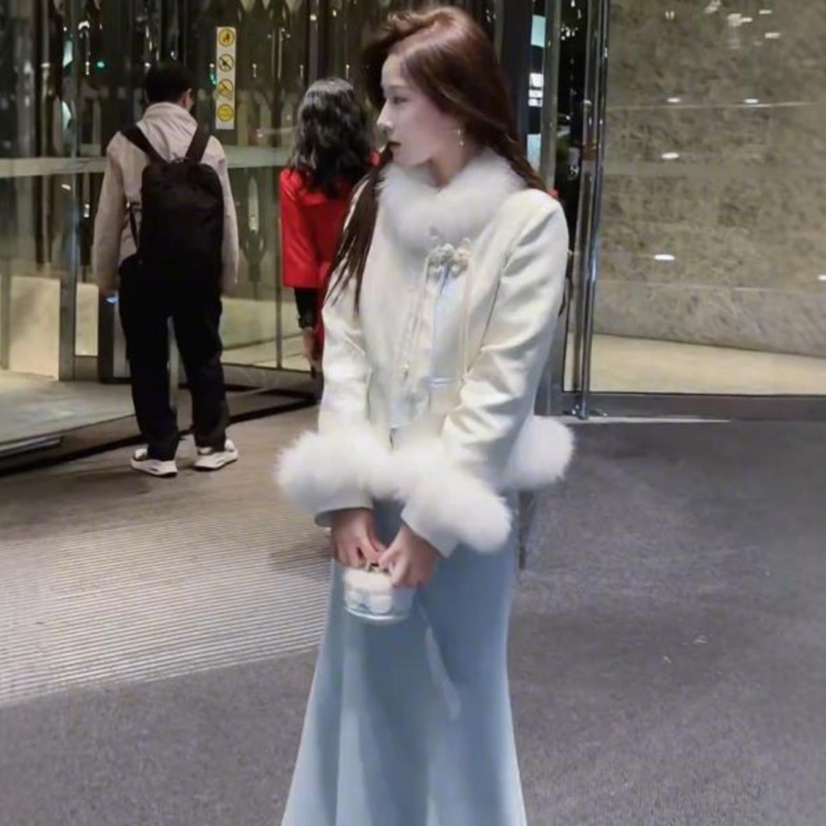 冬装搭配新中式轻国风半身裙女2025新款蓝色高级流行时尚潮牌女装