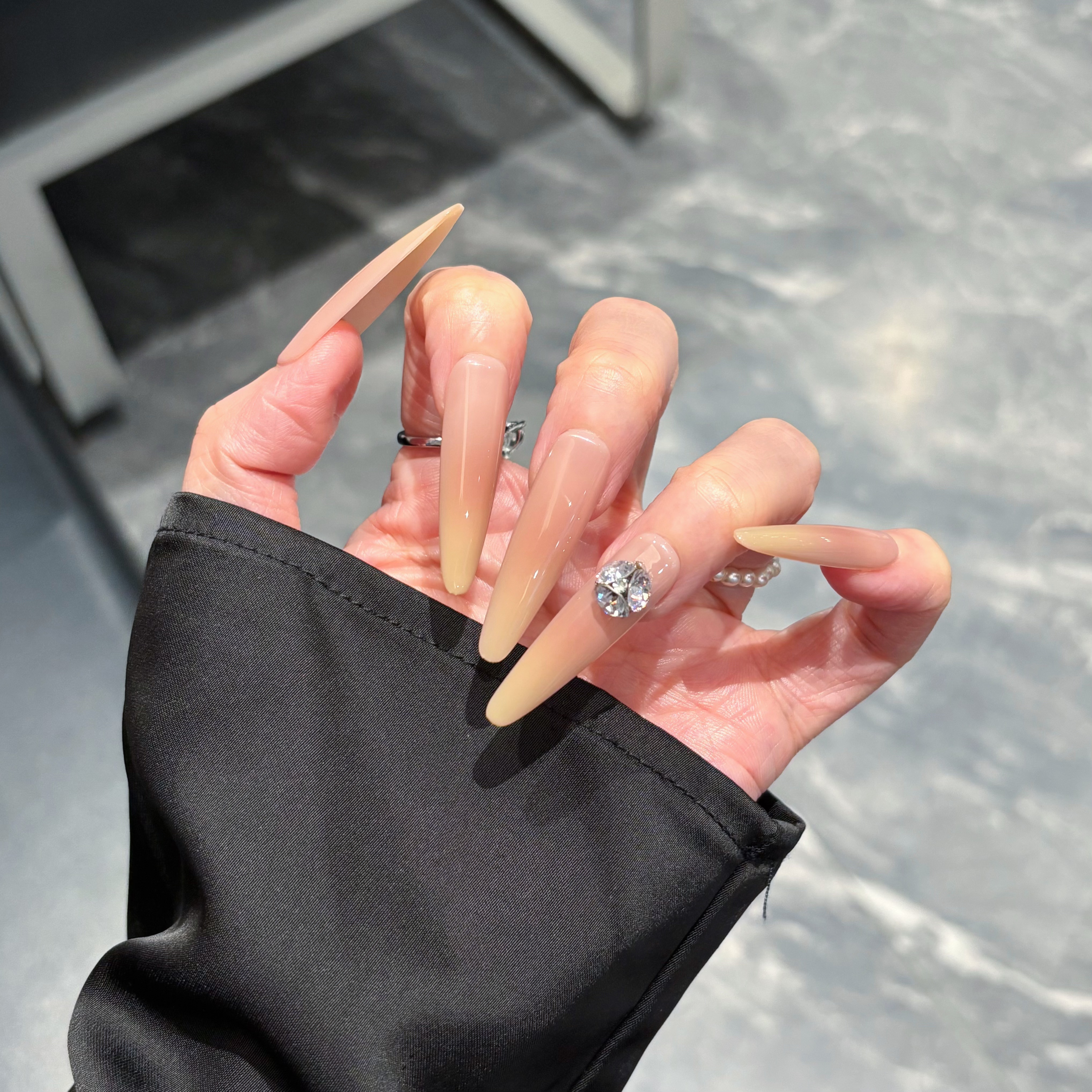 【619】柚米穿戴甲 甘露寺裸粉色纯欲美甲星锆钻爆闪美甲贴片