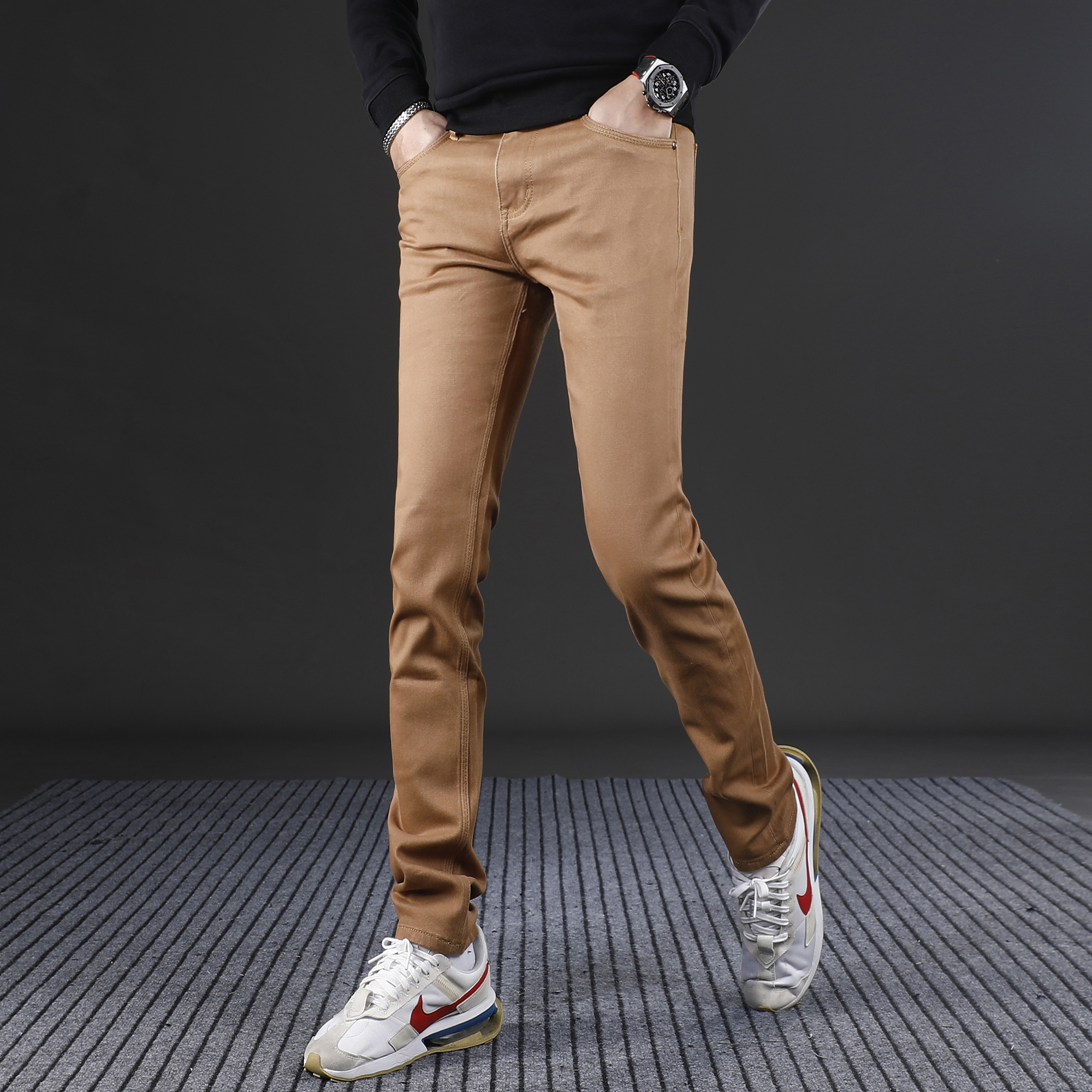 高端男士牛仔裤男款秋冬爆款2025新款修身小脚弹力轻奢休闲裤子男