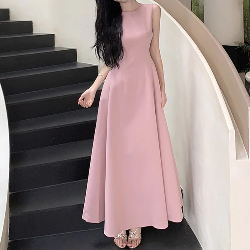 法式高级感圆领露肩无袖气质连衣裙女御姐风高端精致A字收腰长裙