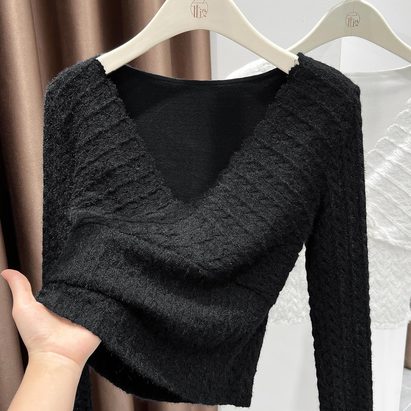 黑色百搭深V领性感软糯蕾丝上衣女秋冬新款加绒保暖长袖打底小衫