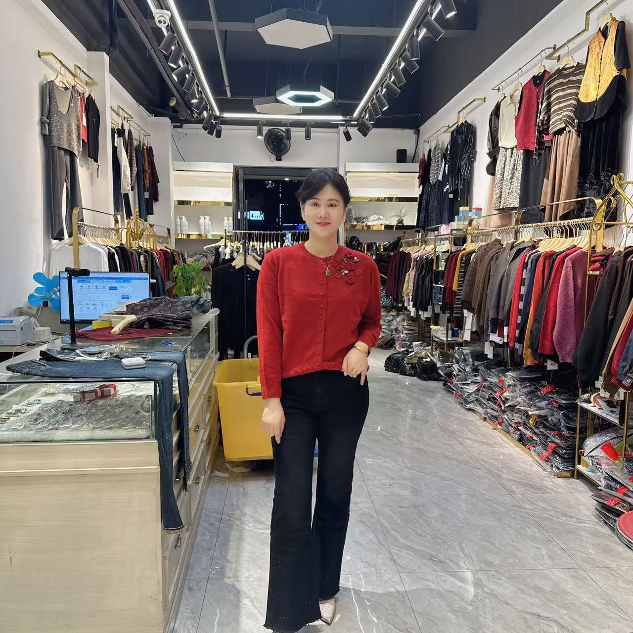 34-9209磨毛烫钻喇叭牛仔款97长