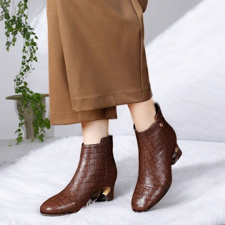 中跟圆头羊皮女鞋真皮短靴高级洋气年秋冬新款女中粗单大码女鞋