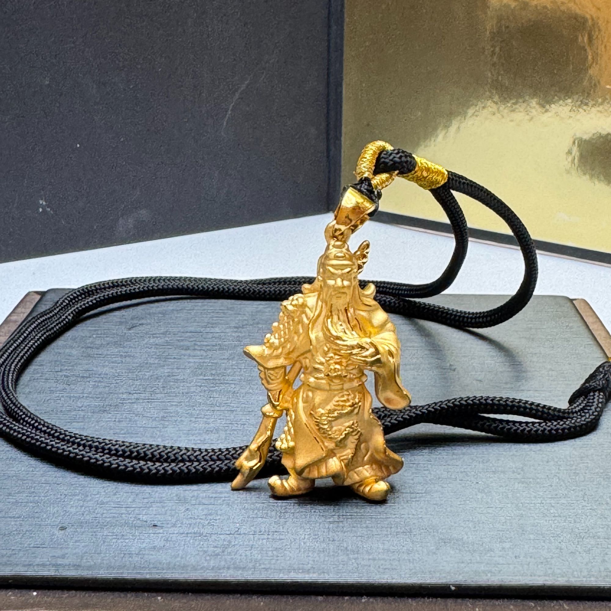 51#足金999关公吊坠手工编织