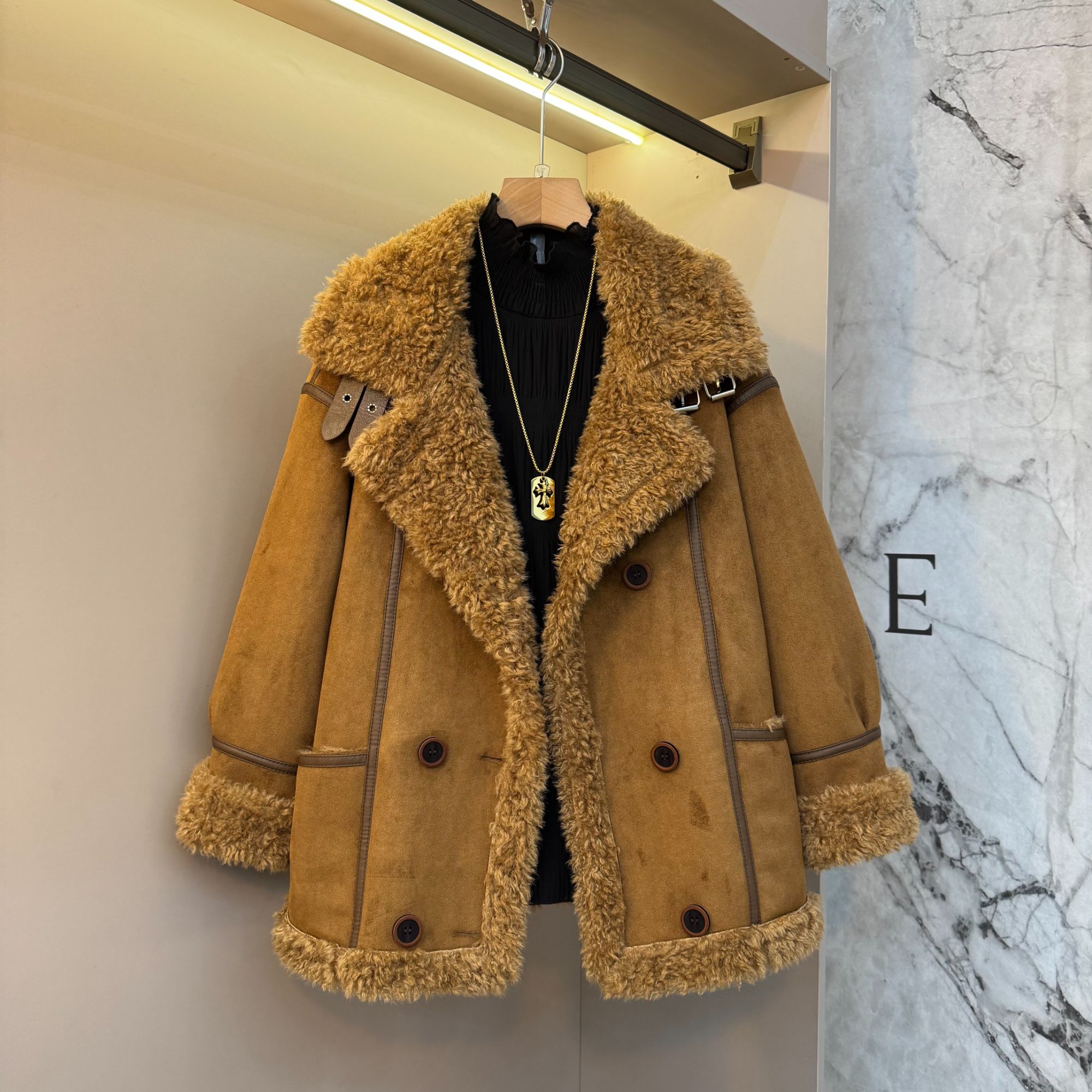 2025大码高级感美式翻领复古胖mm洋气百搭收腰宽松显瘦外套923