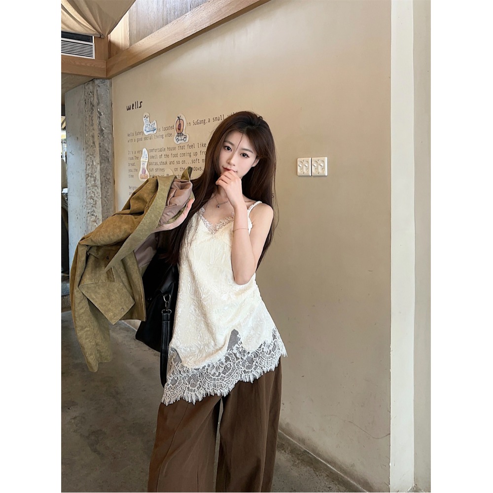 韩系重工下摆蕾丝花边拼接V领吊带背心女秋冬气质内搭打底衫上衣