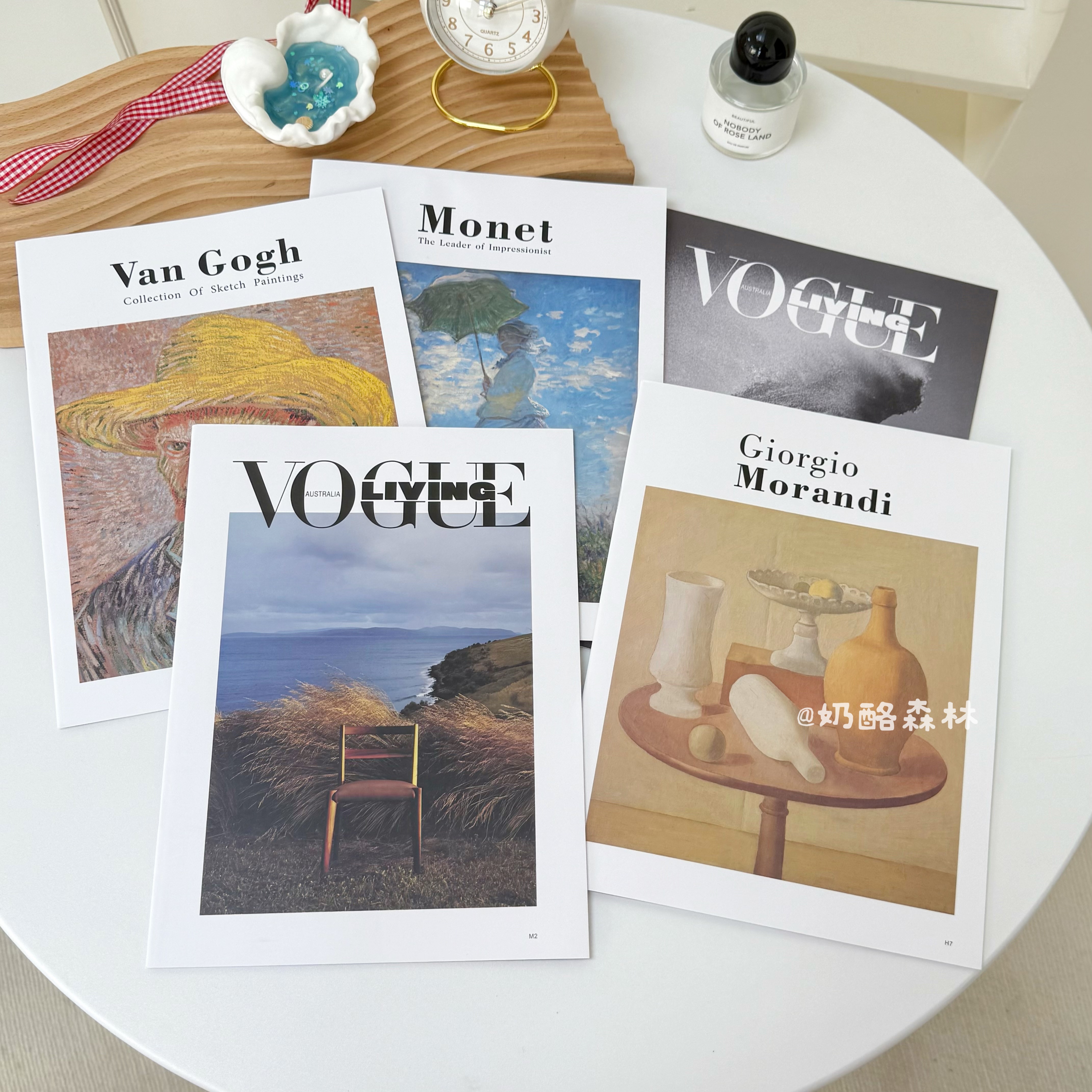 ins风英文杂志 名画油画内页拍摄道具 书柜民宿装饰摆件拍照背景