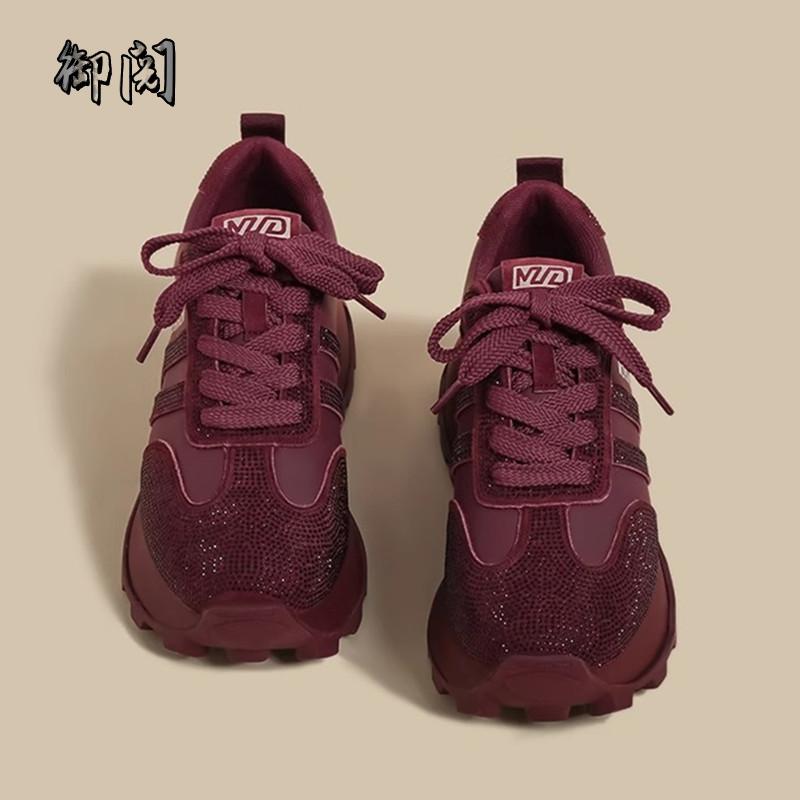 御阅厚底阿甘鞋女2025春季安可拉红色加绒水钻小码华夫运动老爹鞋