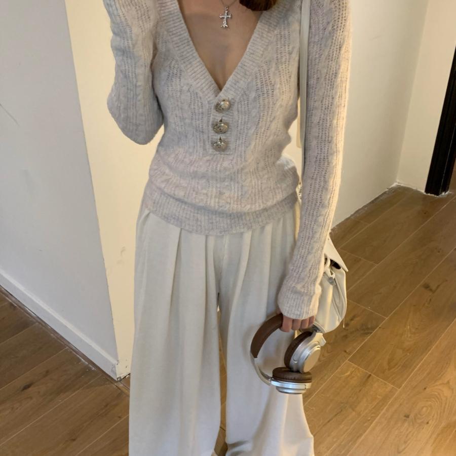 气质甜辣妹V领套头毛衣女早秋新款修身显瘦长袖针织衫软糯上衣潮