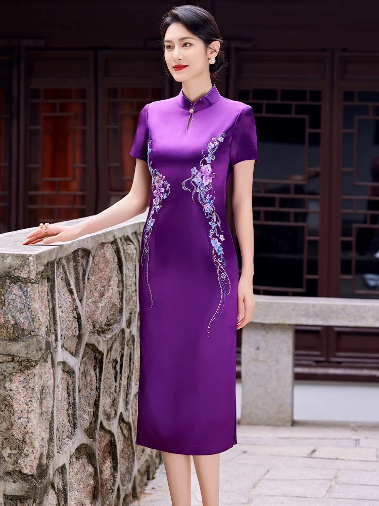8758-紫色高端手工真醋酸定制礼服款旗袍显瘦