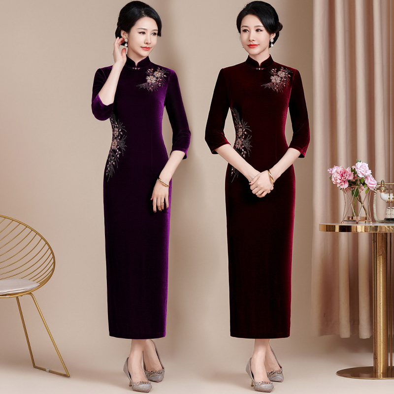 7991手工刺绣钉珠丝绒喜婆婆喜妈妈敬酒服日常改良旗袍连衣裙秋冬