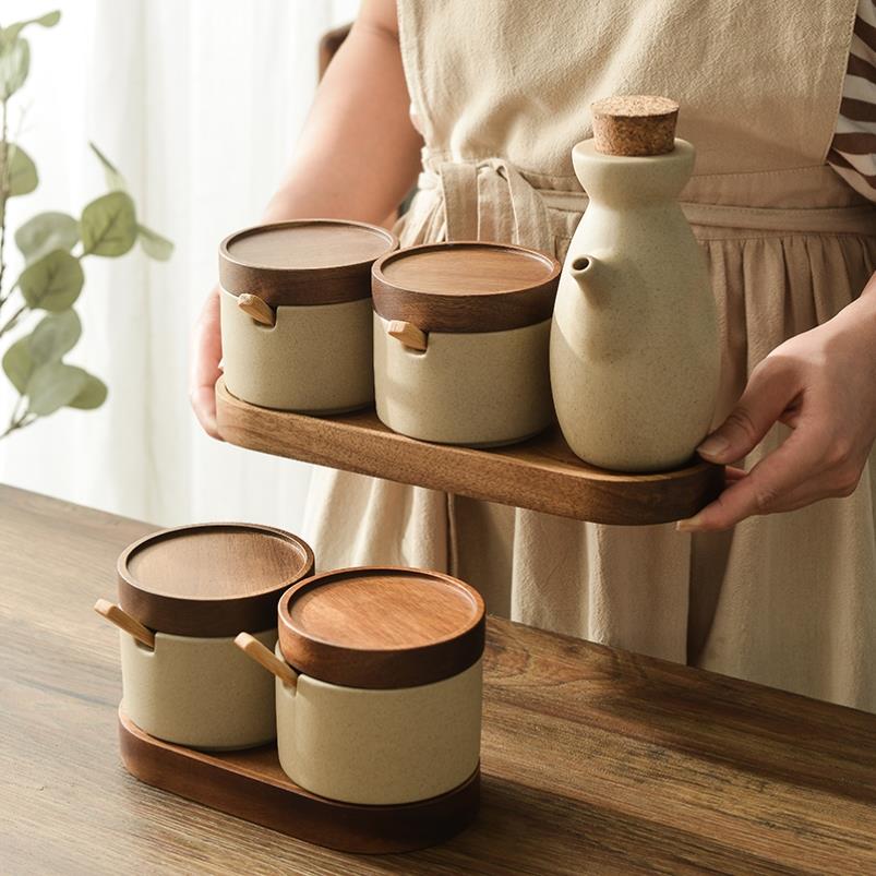 日本调味罐盐味精调料盒家用陶瓷鸡精辣椒酱油醋调料瓶套装