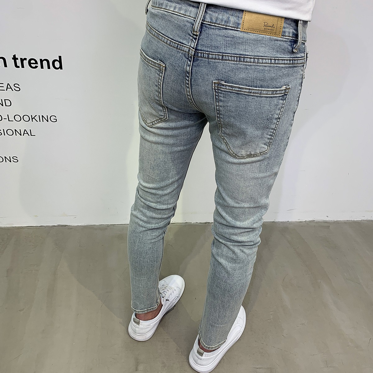 浅蓝色九分牛仔裤男2025新款潮流修身弹力小脚韩版抓痕显瘦长裤