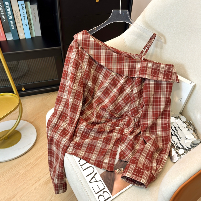 设计感复古斜肩格子衬衫女秋季新款不规则收腰显瘦独特漂亮上衣