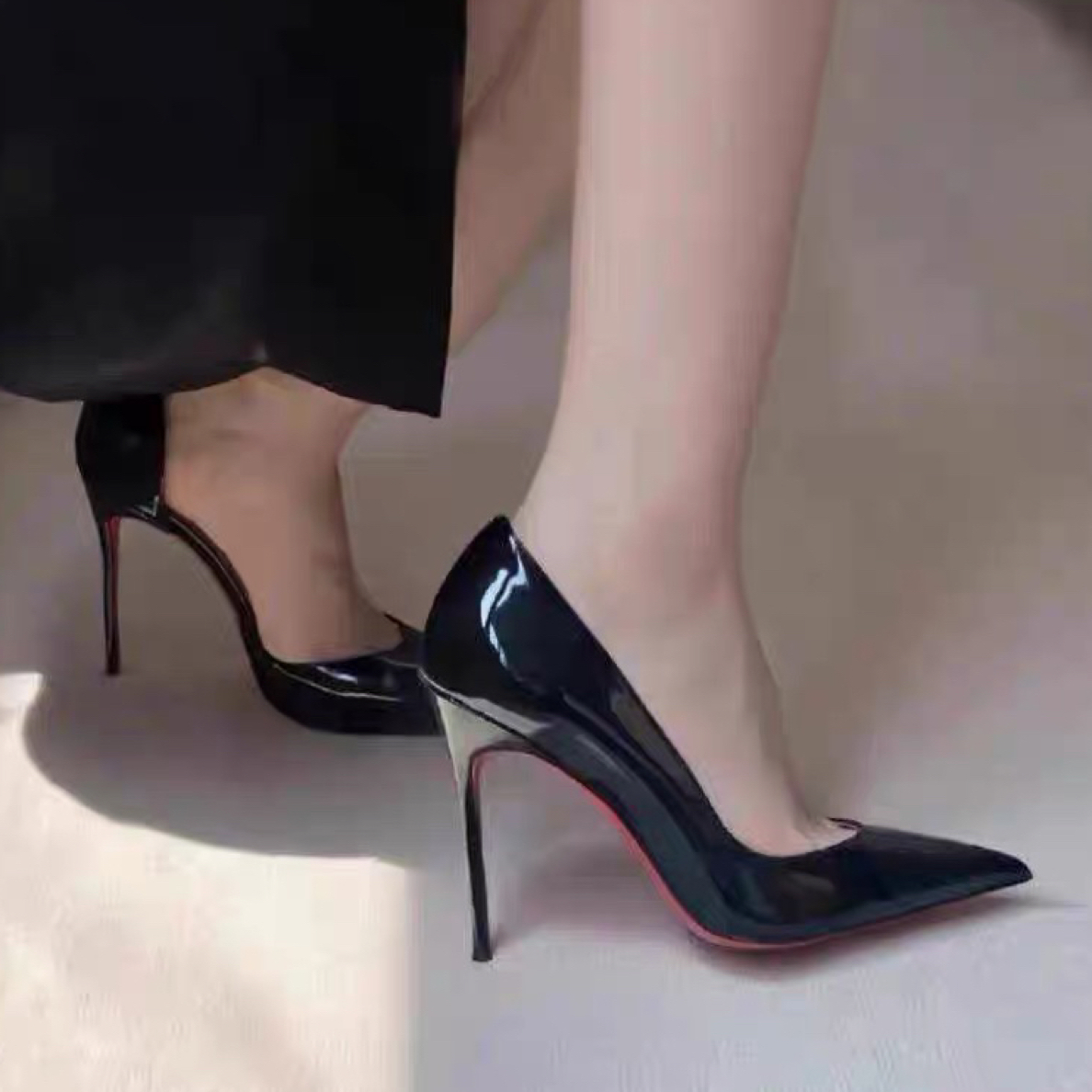 雅绸原厂现货2025新款CL红底侧空细跟气质百搭一字带高跟鞋单鞋