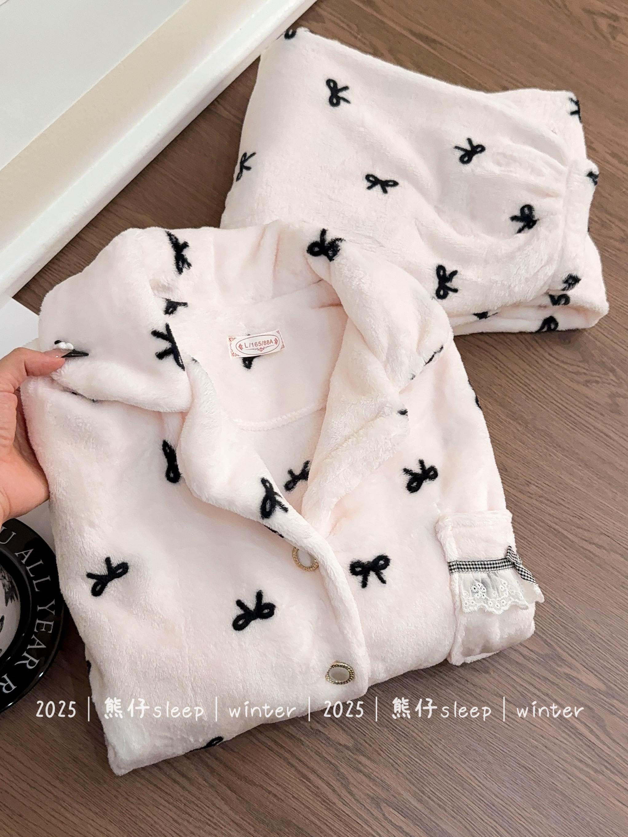 『蝴蝶结结』秋冬睡衣女法兰绒加厚加绒保暖冬季牛奶绒家居服套装