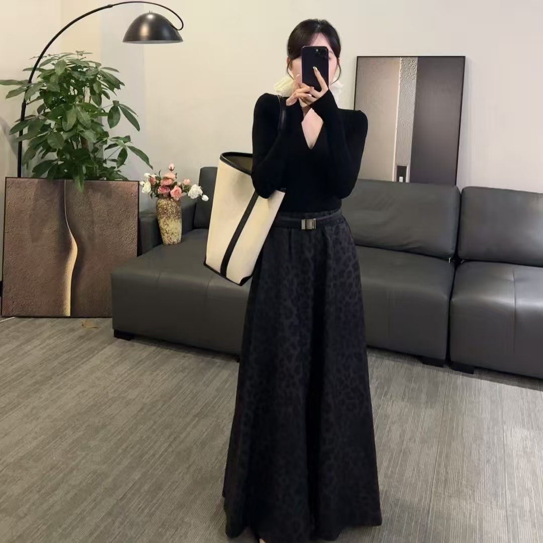 新款豹纹伞裙高腰半身裙时尚V领修身显瘦上衣套装