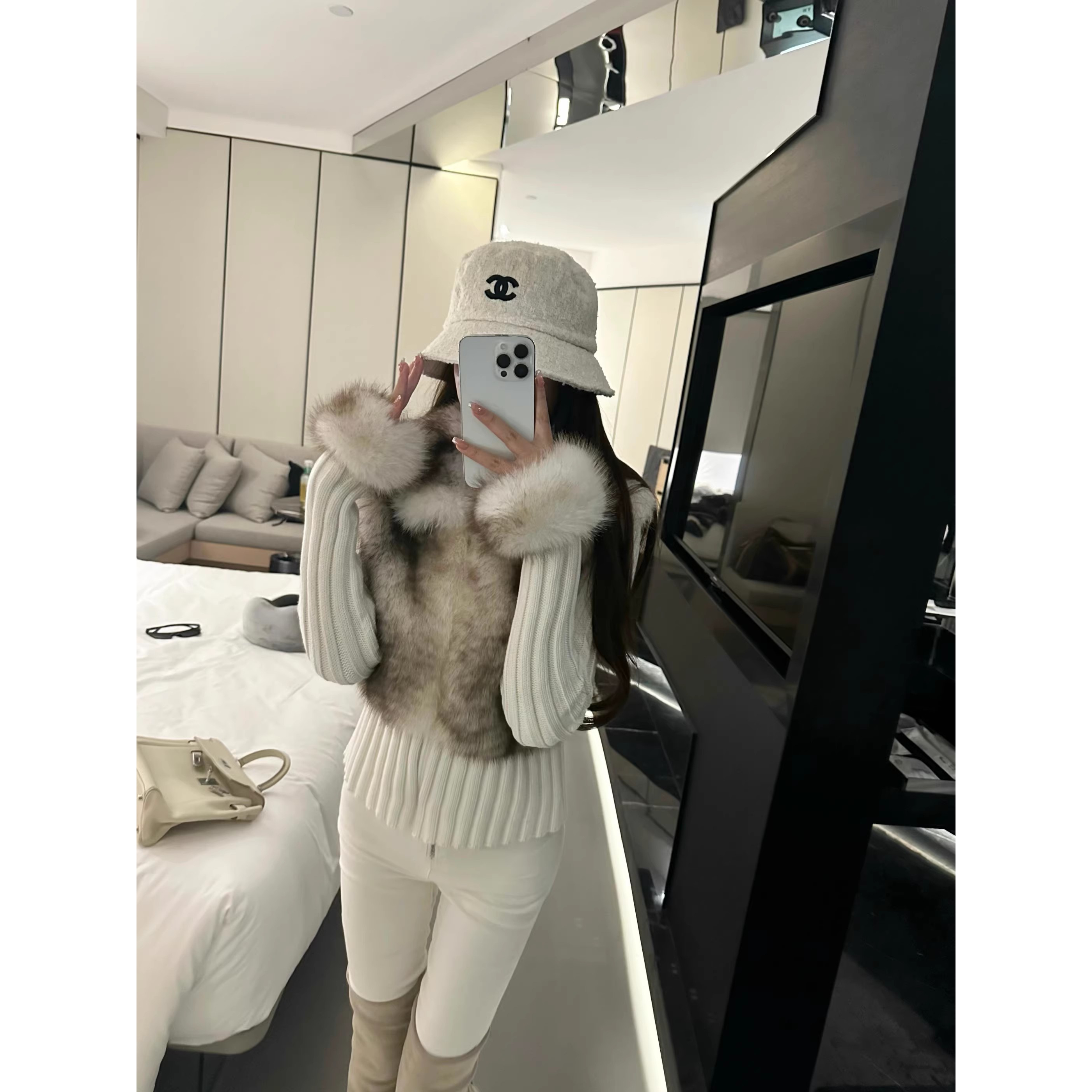 韩系濑兔非市面*巨滑仿皮草翻领毛毛拼接针织开衫外套