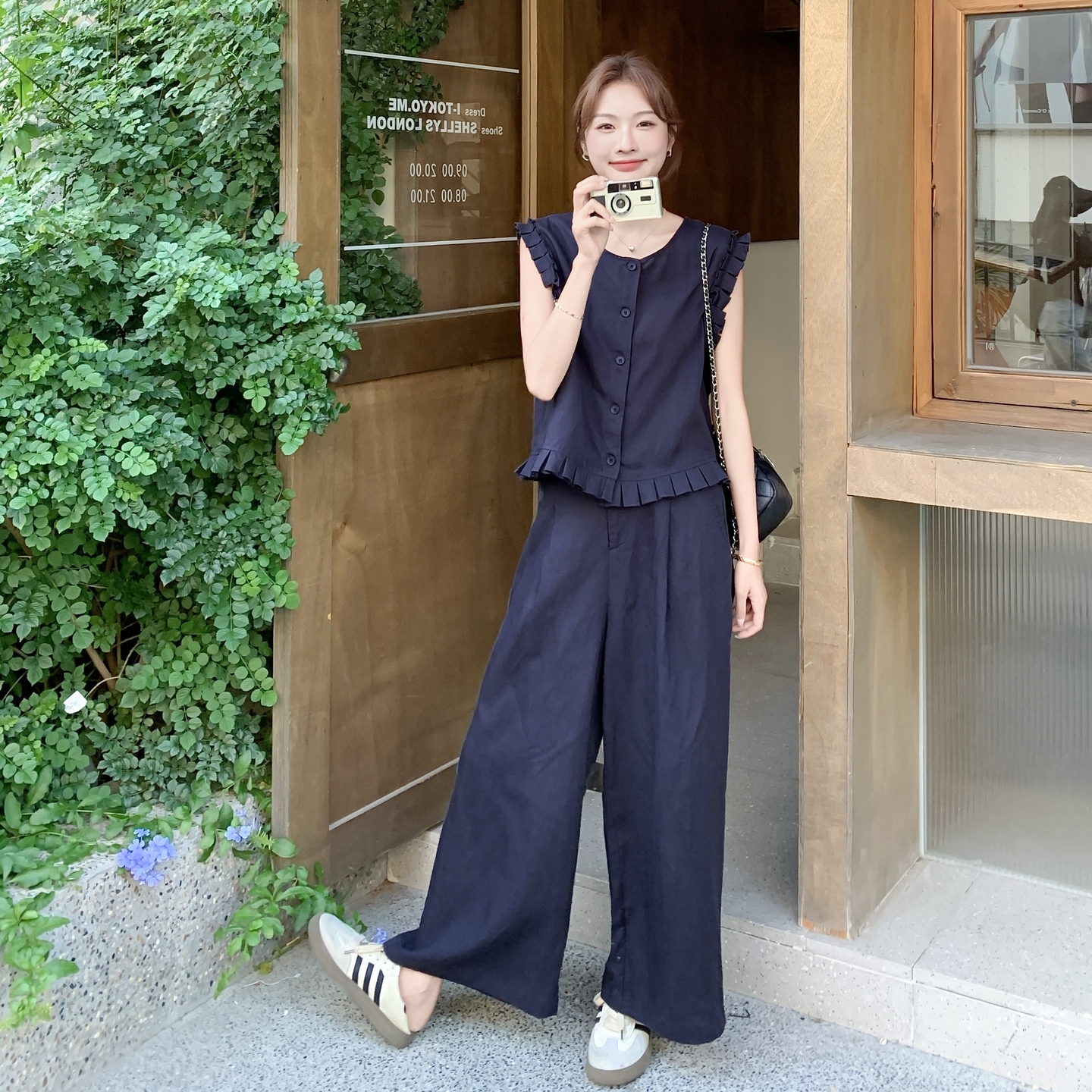 藏青色韩系气质木耳边马甲阔腿裤两件套女2025夏季休闲通勤风套装