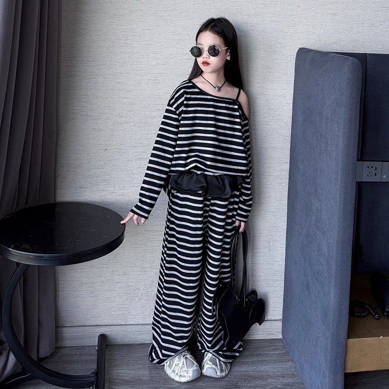 女童条纹套装秋装2025新款女大童时髦春秋露肩卫衣儿童秋季阔腿裤