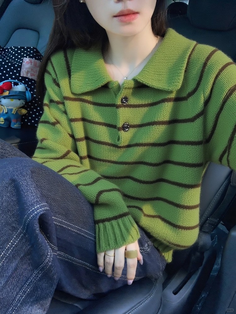 超好看绿色条纹翻领套头针织衫女秋冬2025新款慵懒风软糯宽松毛衣
