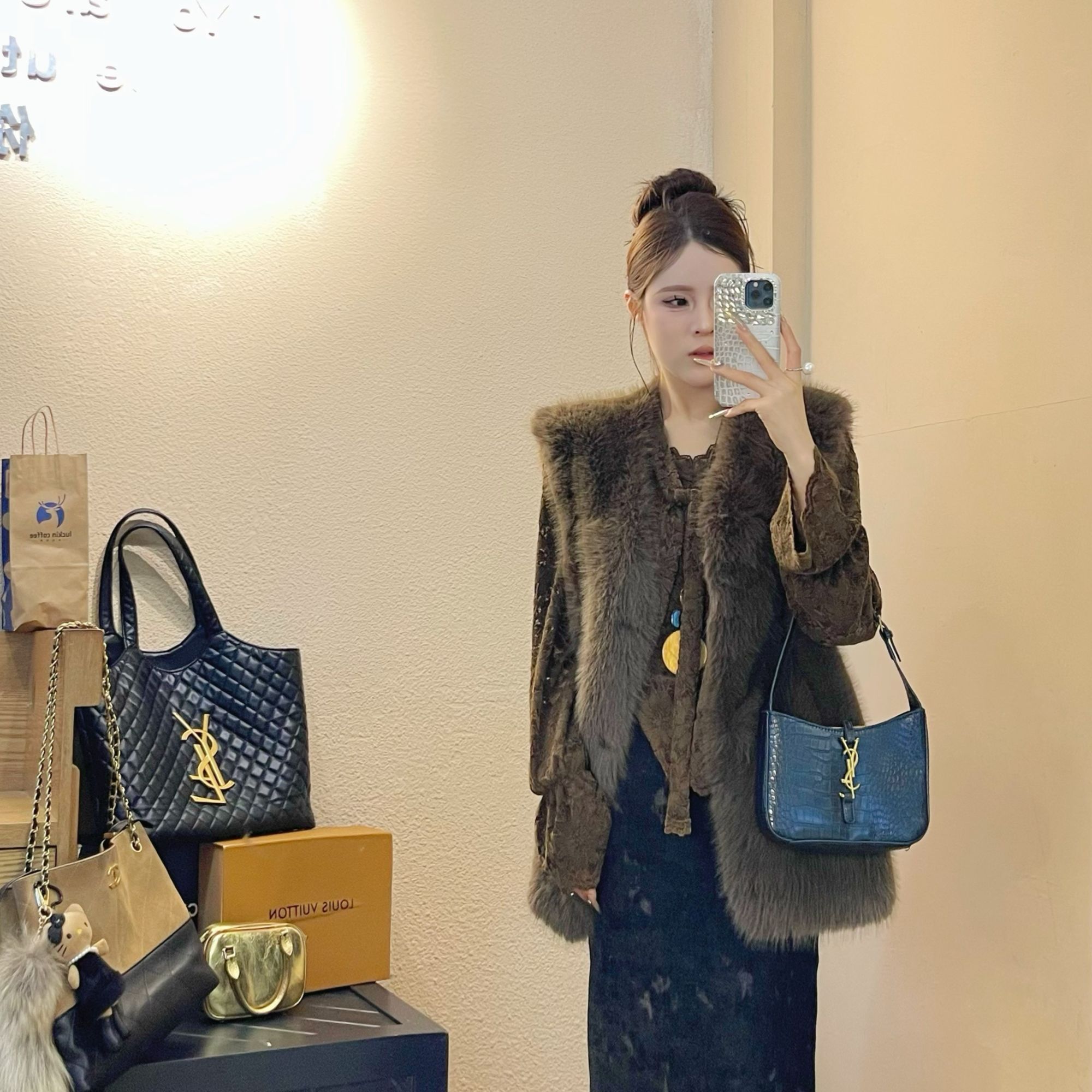 欧货秋季新款高级感毛毛马甲时尚网红休闲加厚韩版洋气ins轻奢