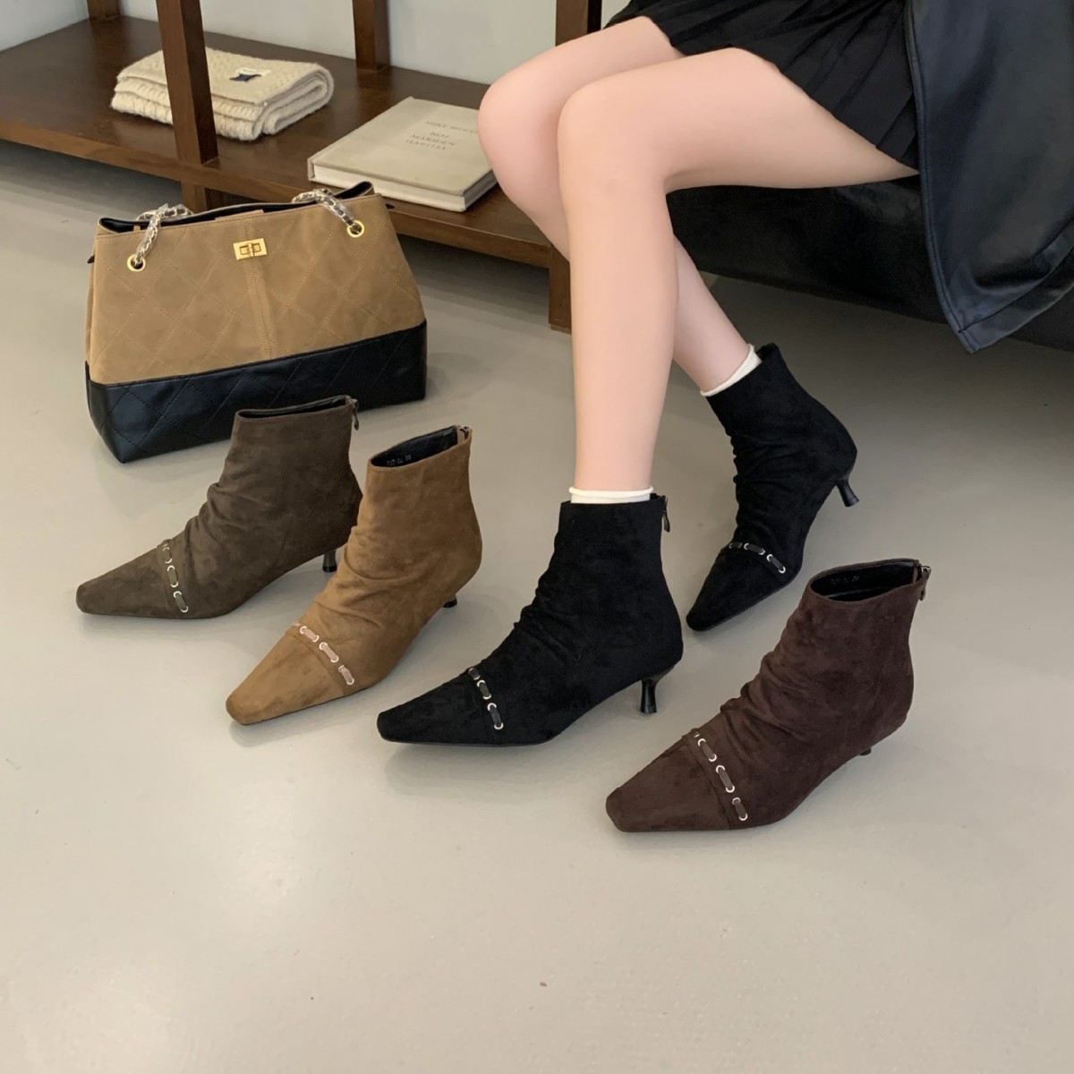 韩版尖头绒面褶皱绑带时装短靴秋冬外穿时尚低跟瘦瘦靴百搭短靴女