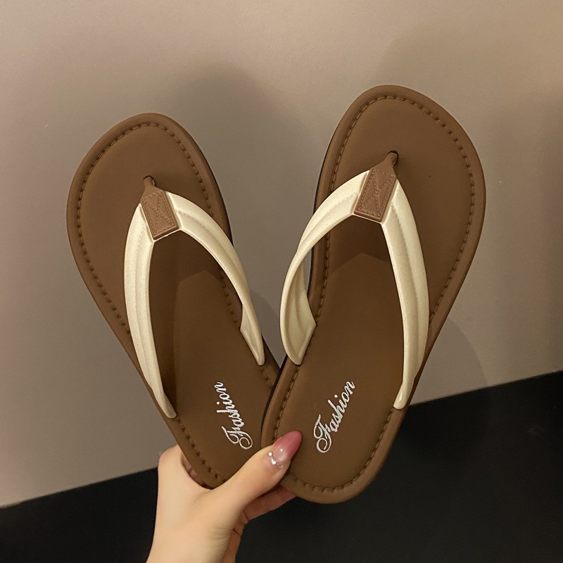 小香风休闲风人字拖女夏季外穿沙滩软底网红ins2025年夹趾凉拖鞋