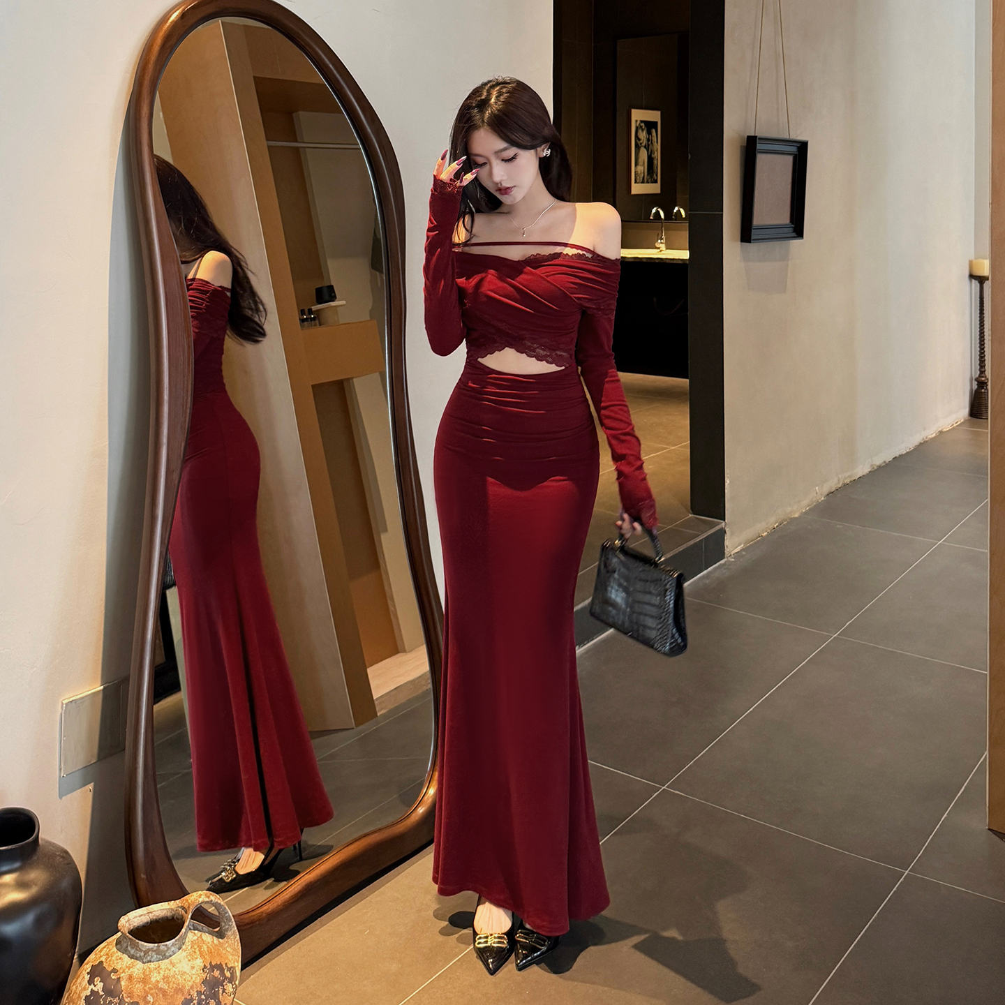 GirlsAt18 【新年战袍】纯欲一字肩蕾丝花边露脐连衣裙气质包臀长裙