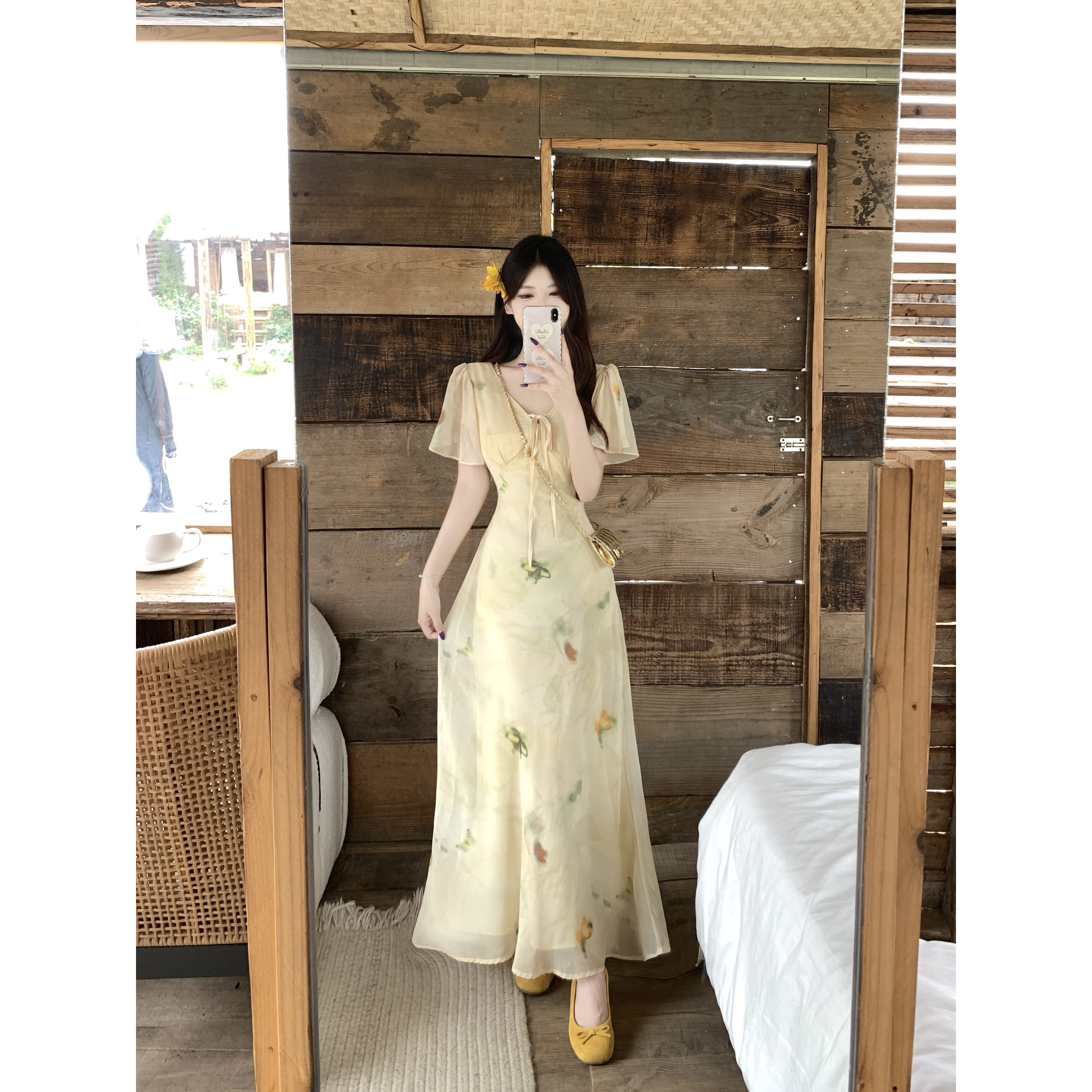 ~法式V领显瘦连衣裙女气质显瘦温柔风碎花飞飞袖中长连衣裙