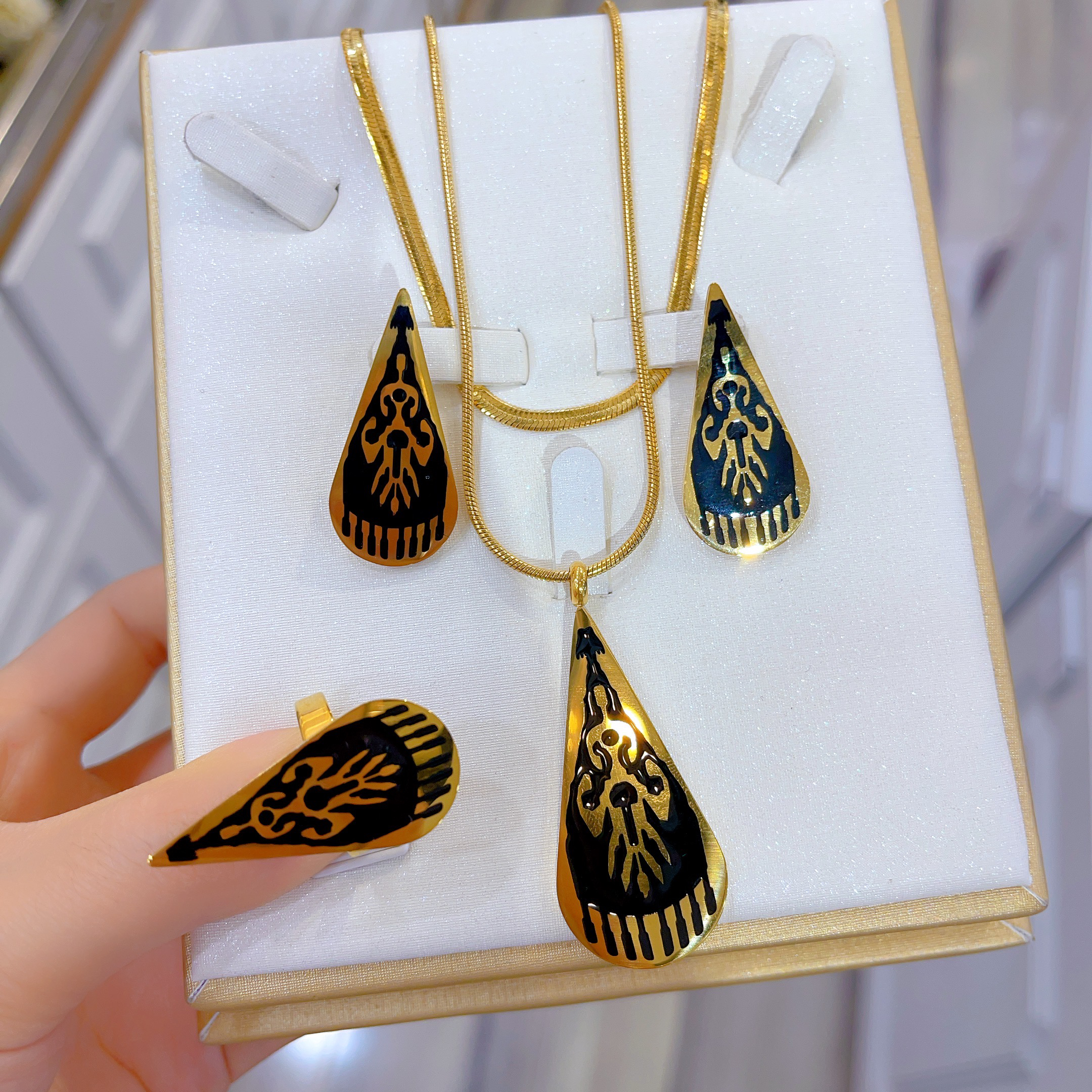 钛钢项链 2030新款三件套首饰耳环项链戒指爆款白搭时尚