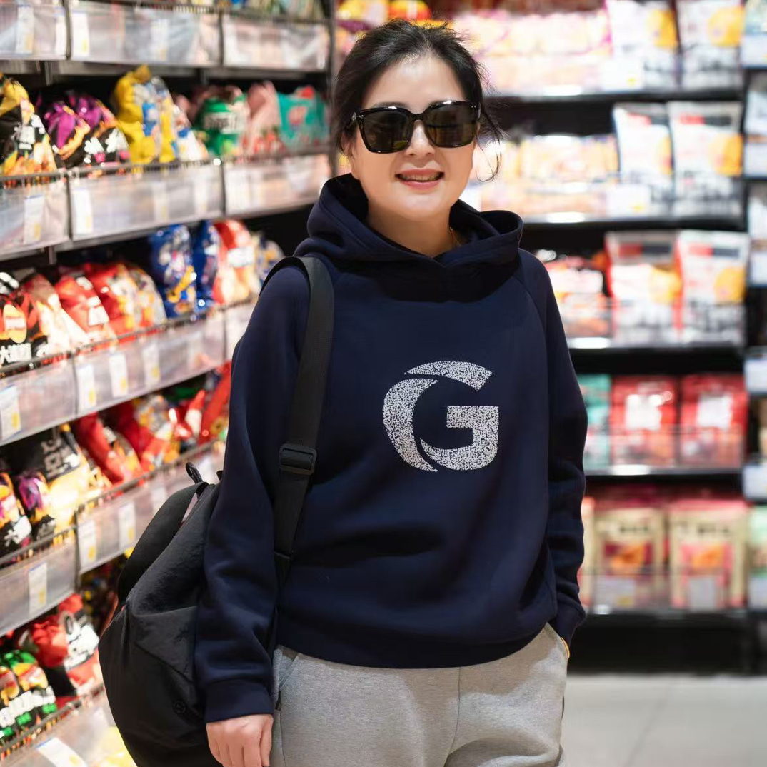 251589【燕子优选】菲玛掂百搭时尚减龄潮流连帽卫衣