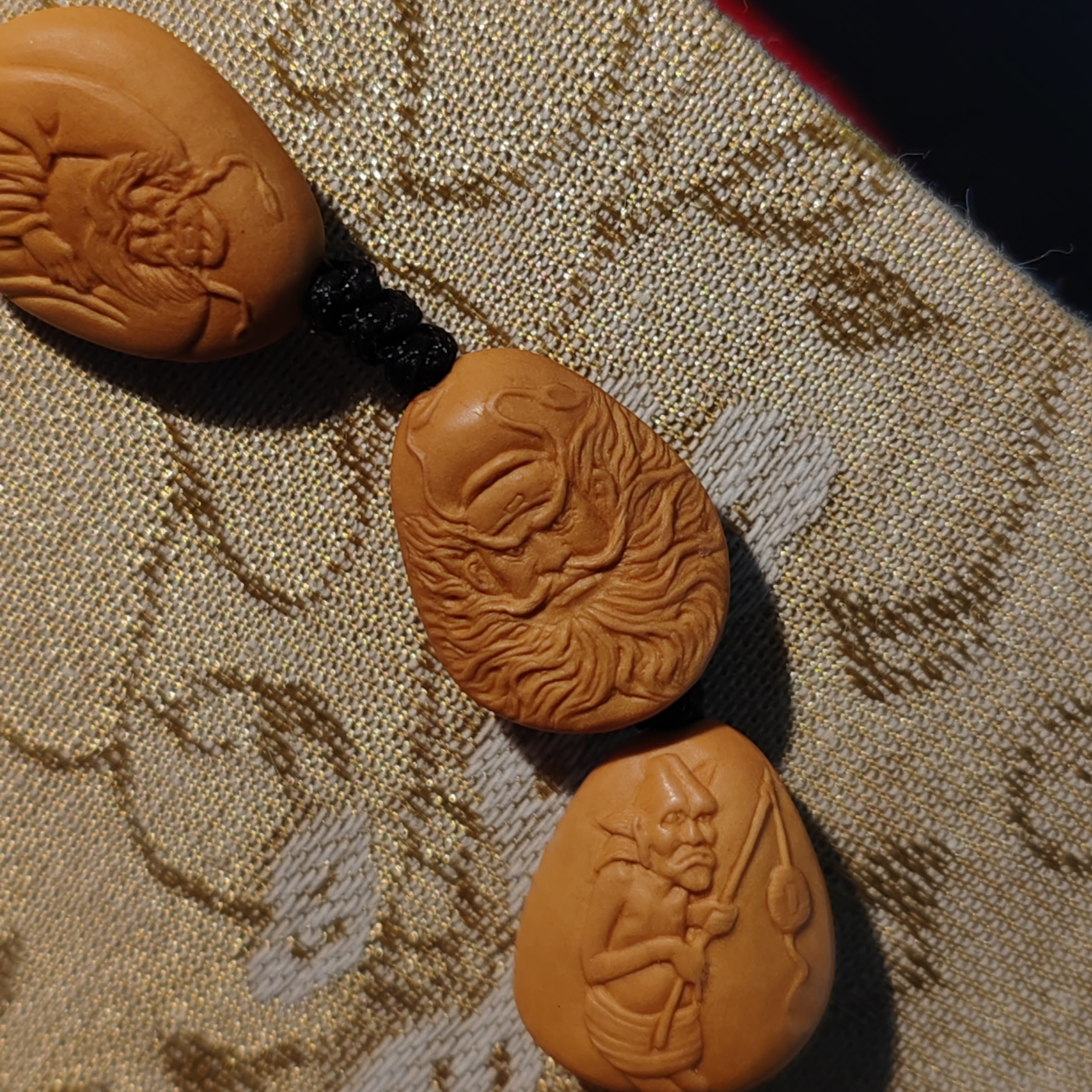 无尘核雕核桃文玩松子把件《钟馗》尺寸：1.6*1.3