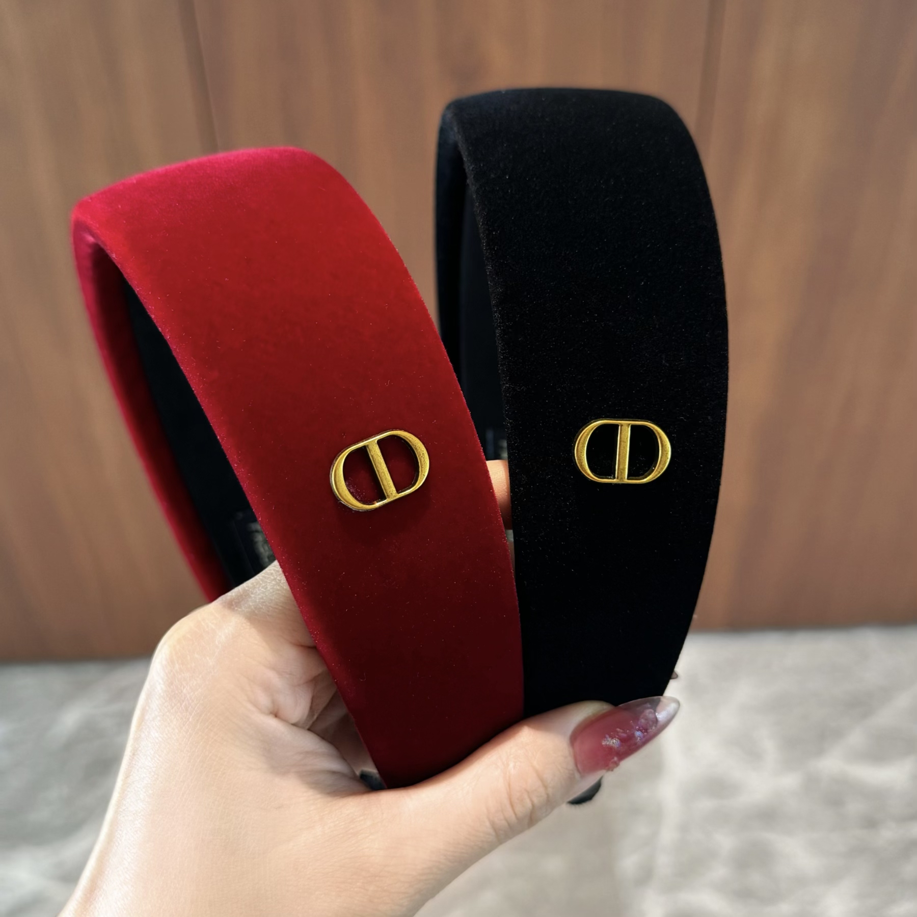 杨杨babytime 显白贵新年圣诞红色长丝绒猪鼻子宽发箍慵懒高颅顶