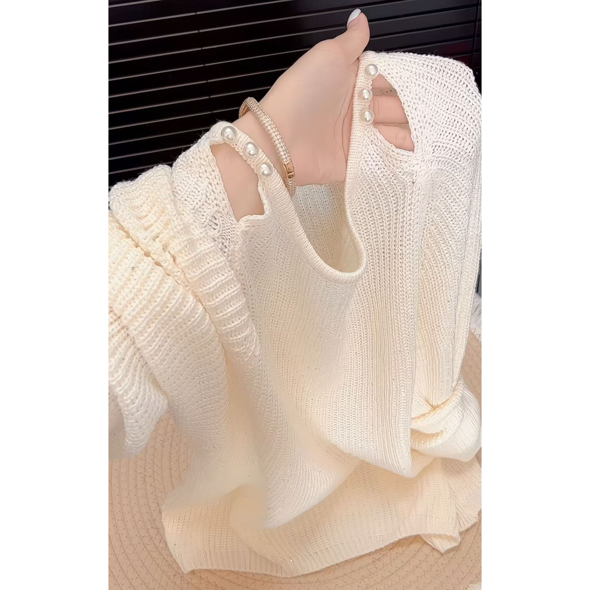 今年流行穿搭2025早秋新款温柔风珍珠亮片镂空毛针织衫长袖上衣