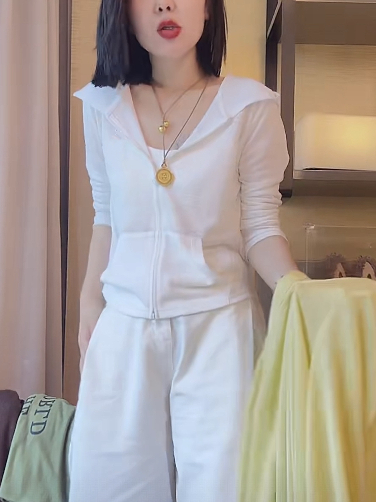 纯色卡通刺绣连帽卫衣双拉链长袖外套女早秋新款百搭休闲显瘦上衣