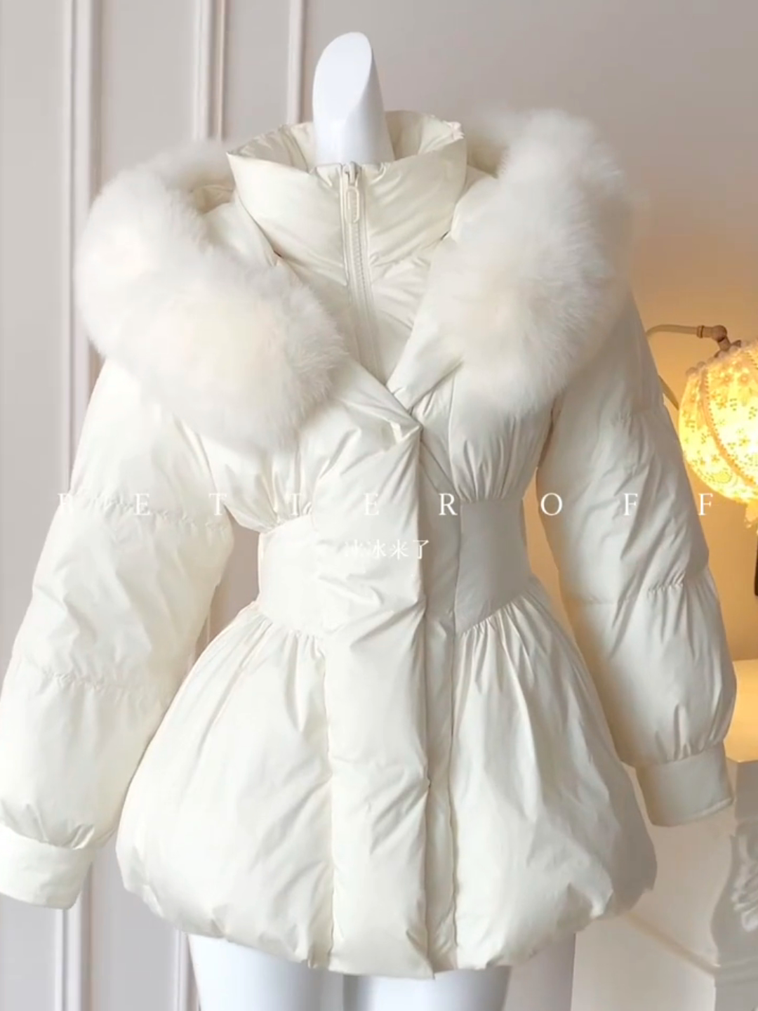 白色简约百搭高级感收腰毛领棉服女2025冬季中长款保暖通勤外套女