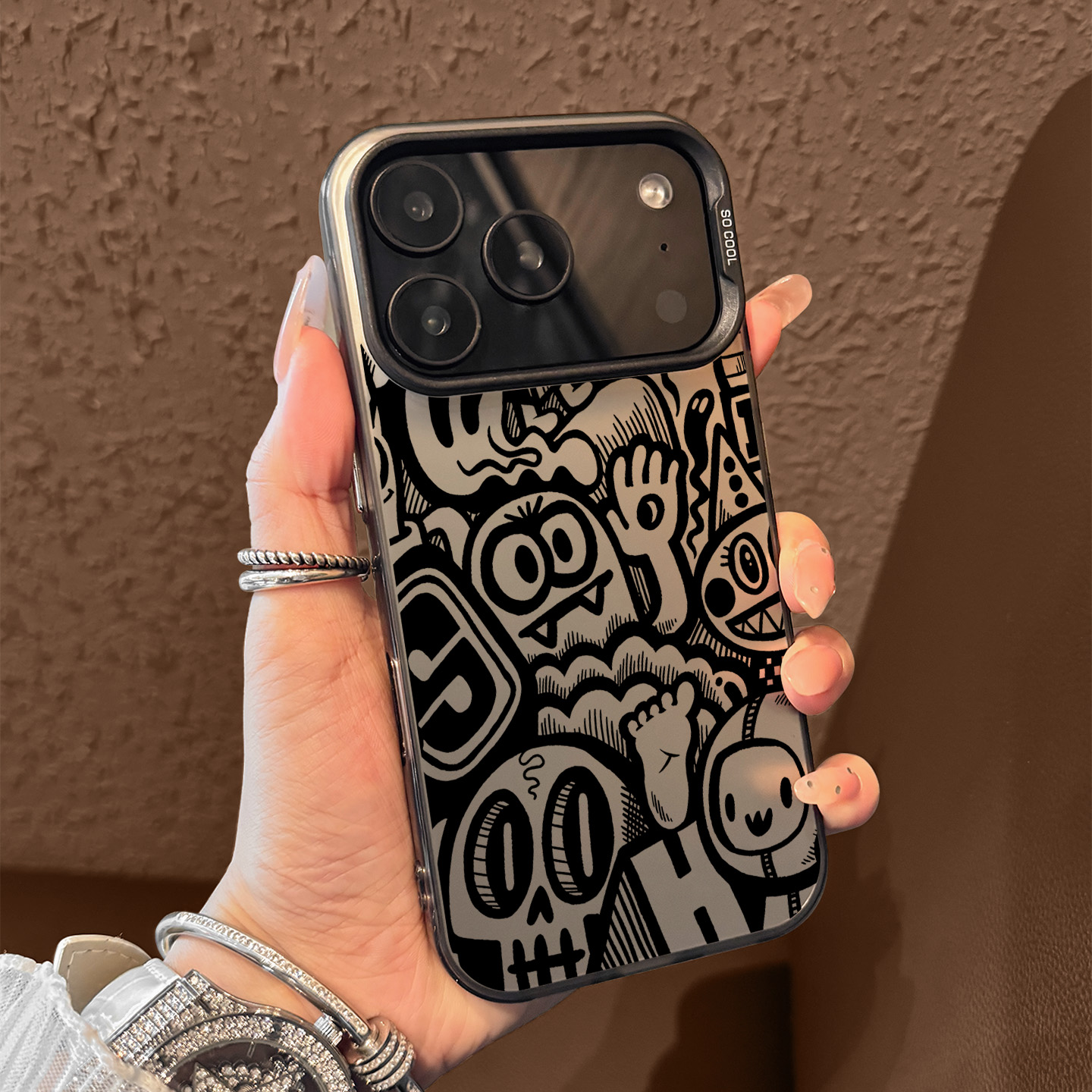 创意涂鸦线条适用苹果16promax手机壳iphone17pro高级感苹果15pro