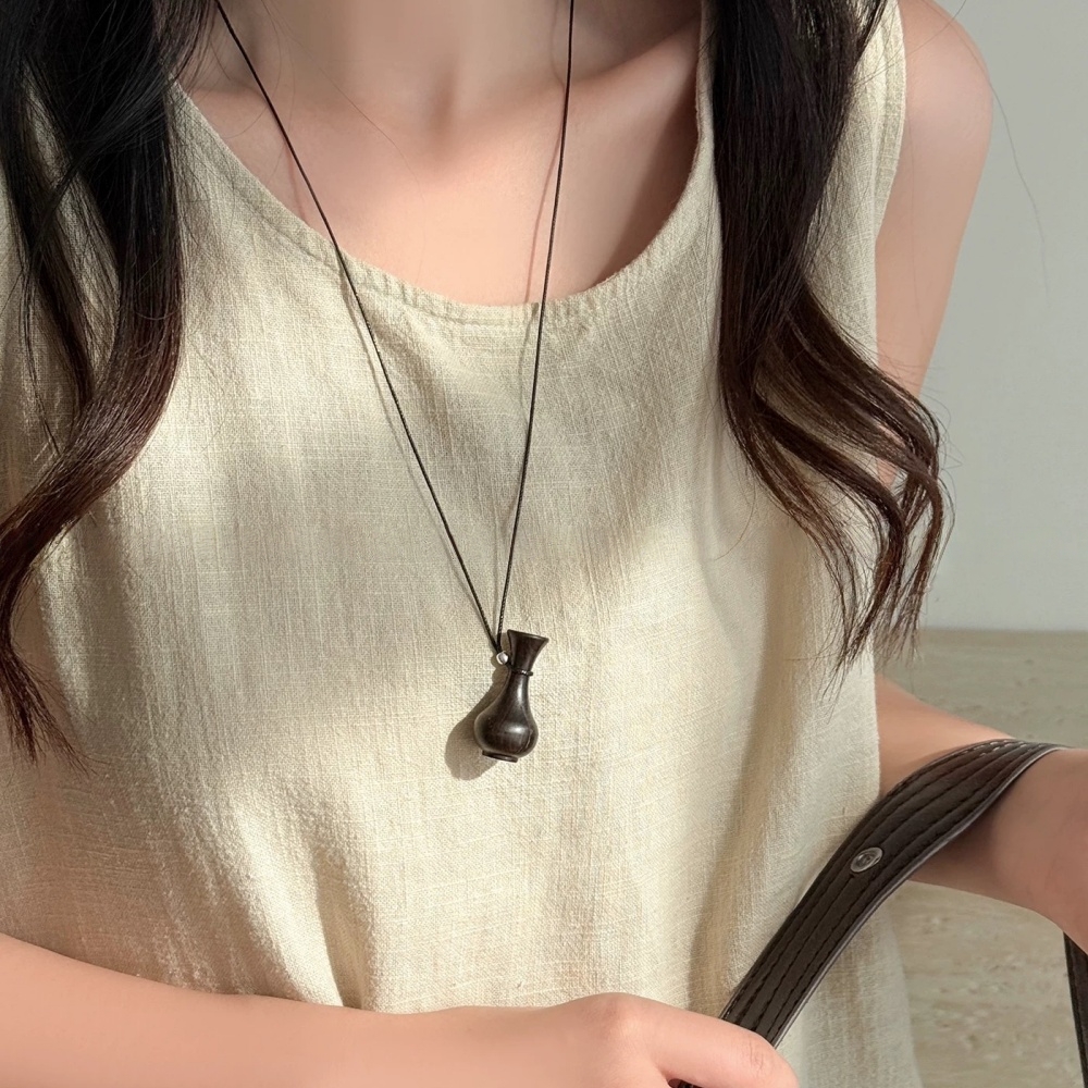 黄铜木质吊坠 木头雕刻花瓶吊坠项链韩版小众设计复古百搭长项链