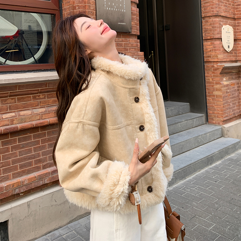 法式浪漫皮毛一体羊羔毛外套女秋冬温柔风独特设计流行高级感