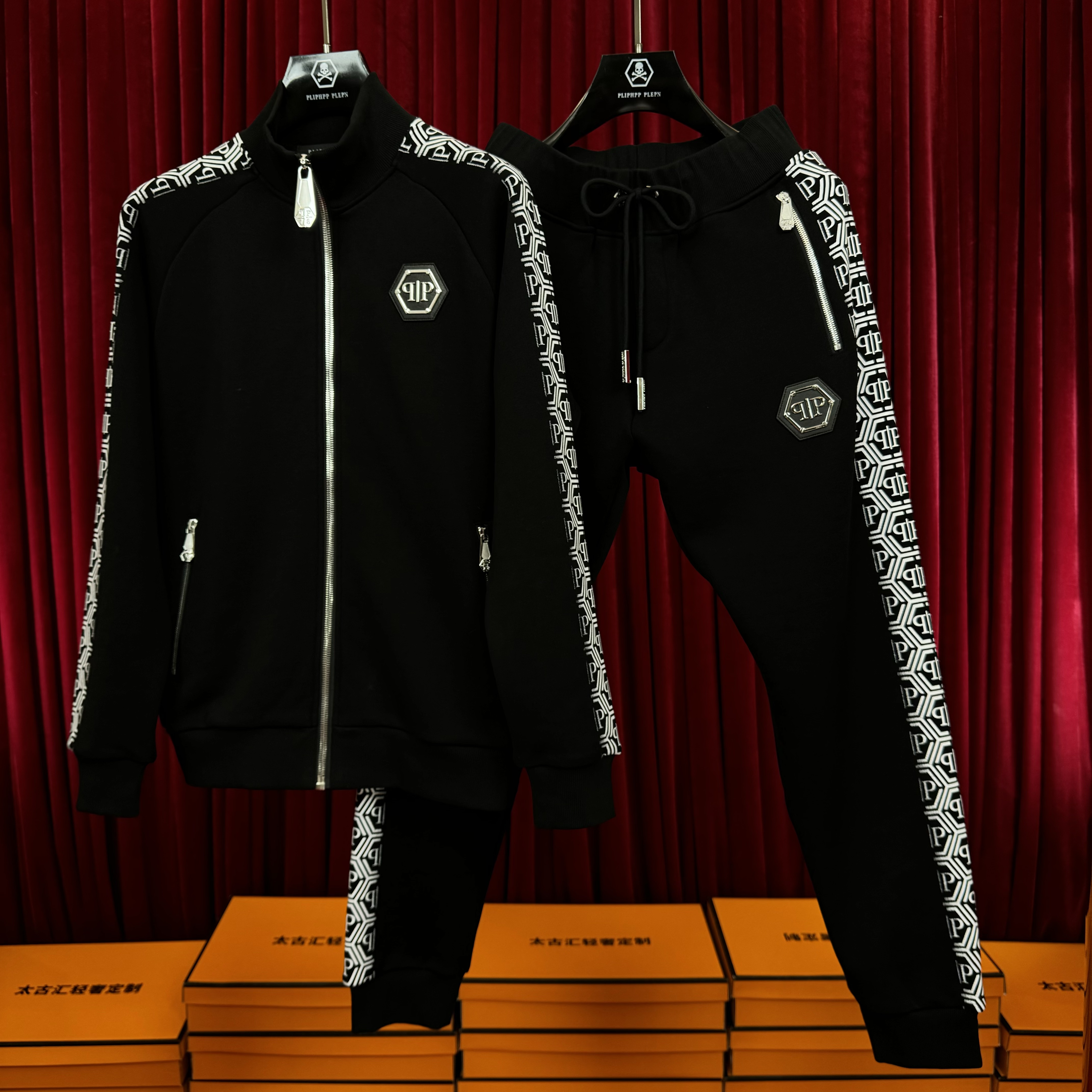 PLIPHPP PLEPN正品PP 满钻大骷髅头立领男时尚卫衣外套卫裤 套装