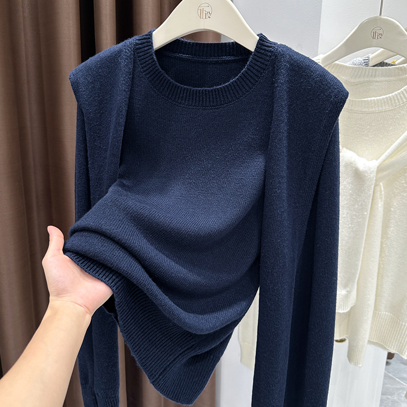 藏青色圆领披肩洋气宽松针织衫女秋冬新款时尚外穿假两件长袖上衣