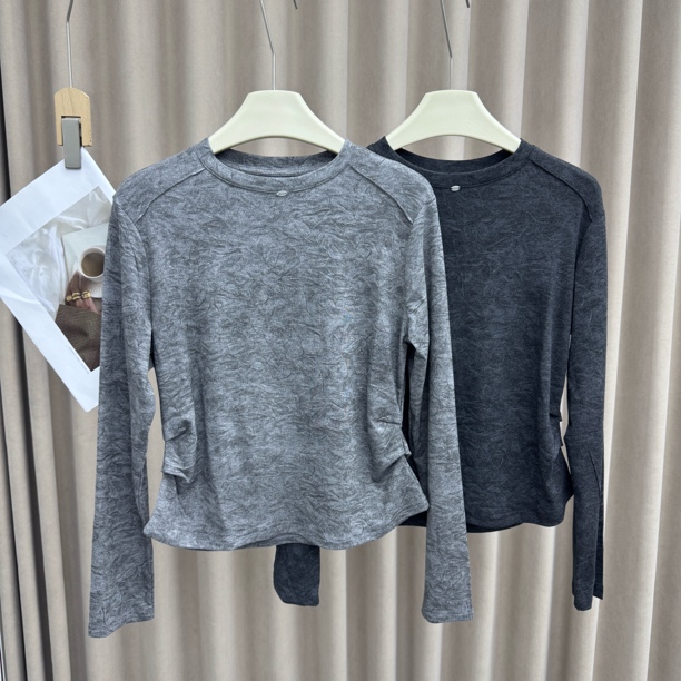 静静推荐 新款百搭侧边褶皱晕染上衣22c9235