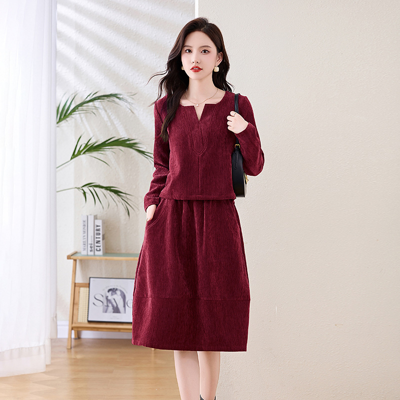 洋气淑女套装2025秋季新款女装V领时尚显瘦上衣半裙两件套裙长袖