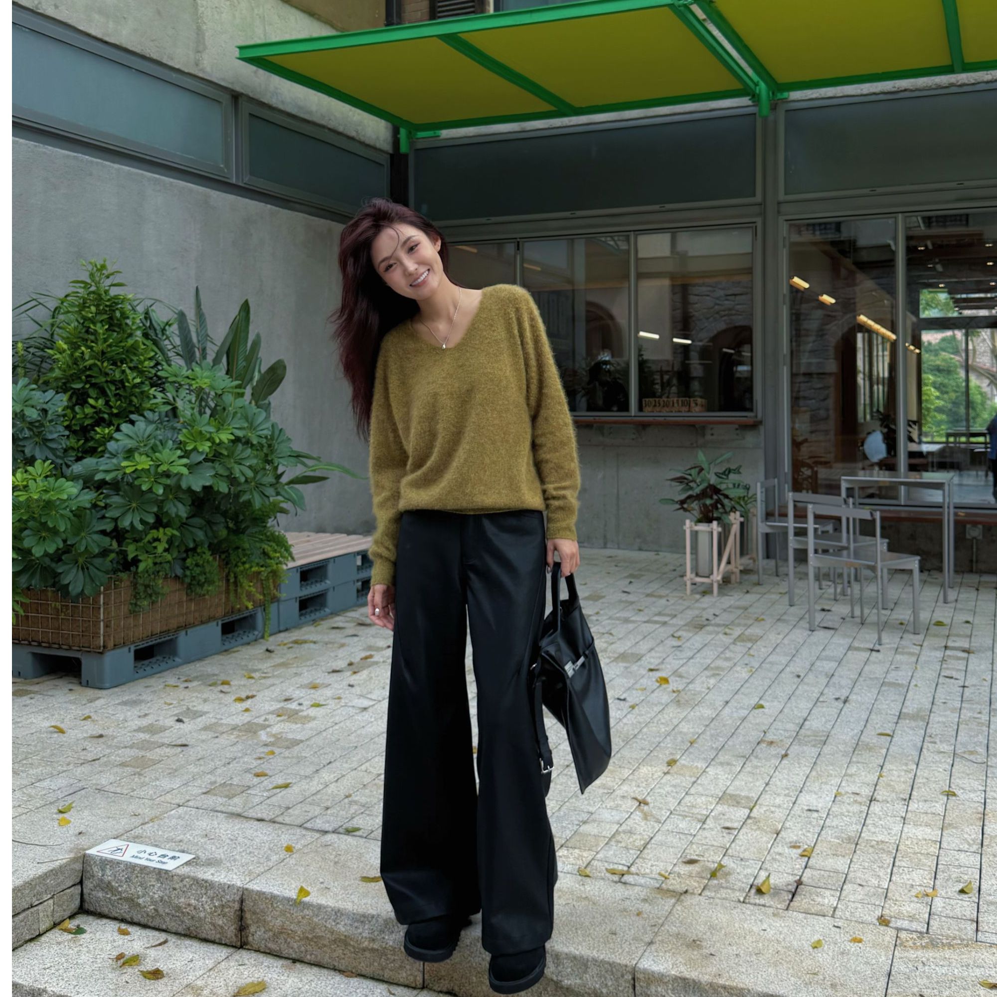 Moprobably李予诺「特腰」气质百搭纯色百搭休闲直筒皮裤L5383001