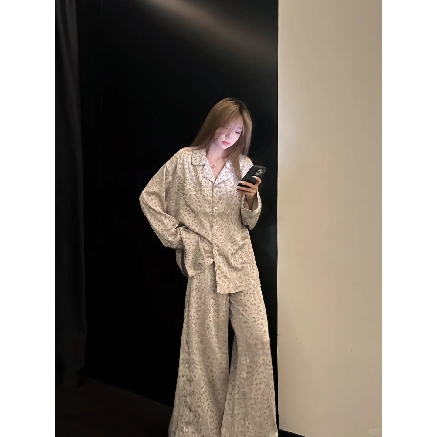 法式高级豹纹冰丝睡衣女春秋2025新款缎面大码长袖长裤家居服套装